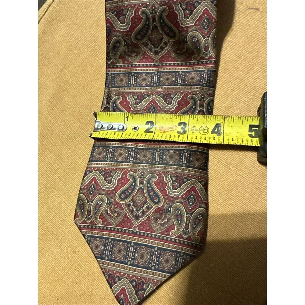 Bill Blass Men's Necktie Tie Silk Paisley Red Navy Blue Tan Made in Costa Rica‎